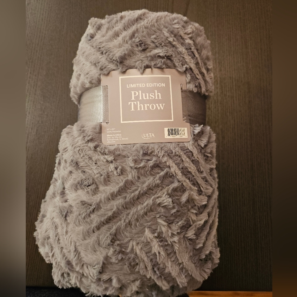 New Grey Plush Blanket